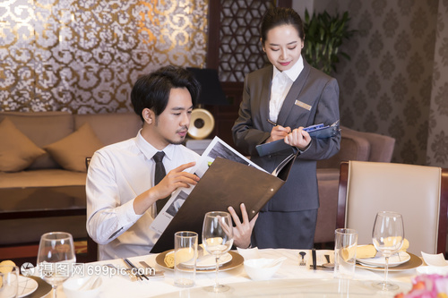 酒店餐廳服務(wù)員點(diǎn)菜服務(wù)規(guī)范與技巧
